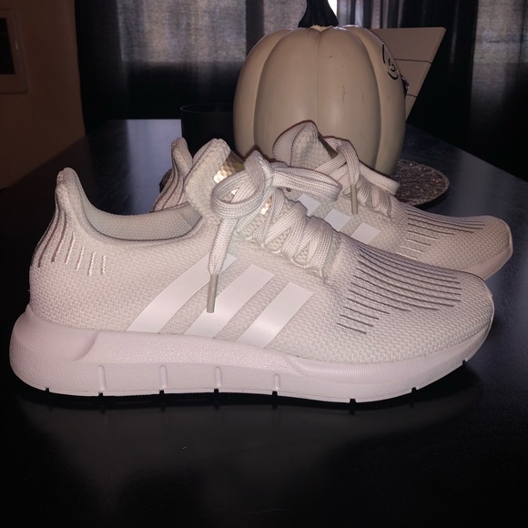 adidas Shoes - Women’s Adidas Swift